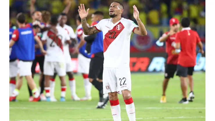 Alexander Callens explicó lo que sucedió en su grosero error contra Ecuador