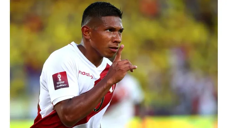 Edison Flores anotó el 1-0 de Perú ante Colombia en Barranquilla. (Foto: Getty Images)