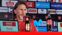 Ricardo Gareca en conferencia dando la lista de jugadores de Perú. (Foto: Twitter Selección Peruana)