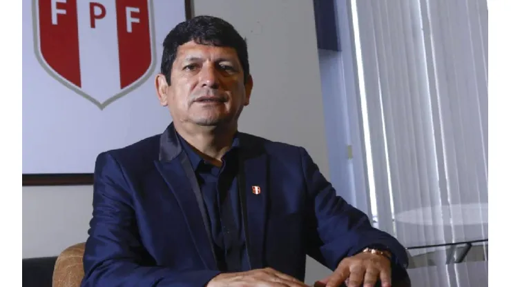 Agustín Lozano, presidente de la Federación de Fútbol. (Foto: Twitter Selección Peruana)