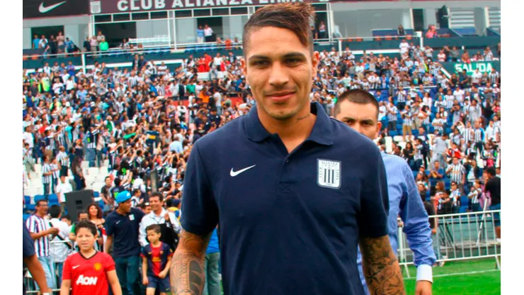 Paolo Guerrero niega haber tenido contacto con Alianza Lima. Foto: GLR