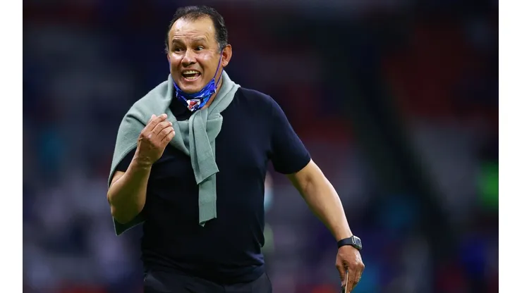 Juan Reynoso, DT de Cruz Azul habló sobre lo que le espera a la Selección Peruana. Foto: Getty