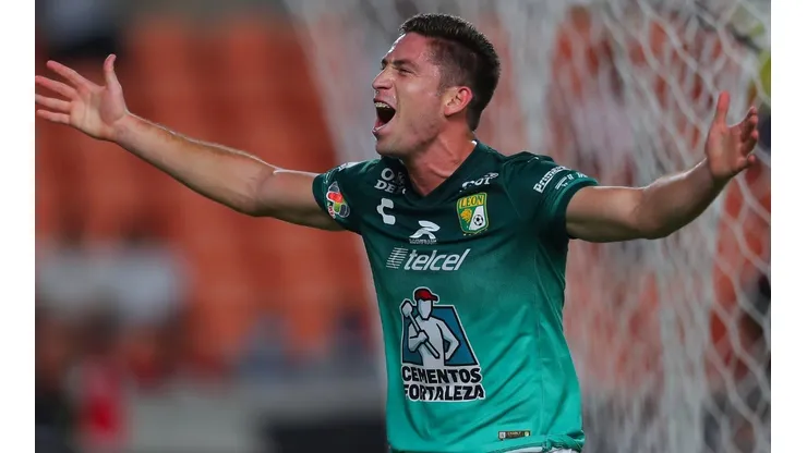 Santiago Ormeño celebrando un gol con León de México. (Foto: Twitter León de México)