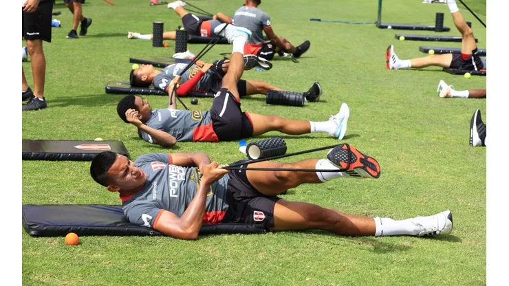 La Selección Peruana sumó un día más de entrenamientos en el complejo deportivo de la Videna. Foto: FPF