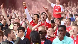 Los hinchas del Arsenal en el clásico contra Tottenham. Foto: Getty