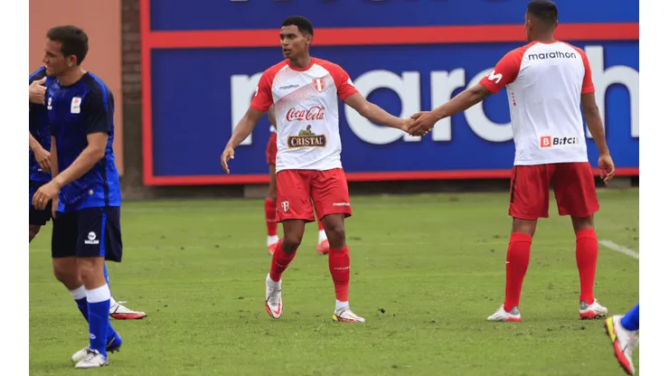 'La Blanquirroja' se impuso por 2-0 a los 'Extranjeros de la Liga 1' en duelo amistoso