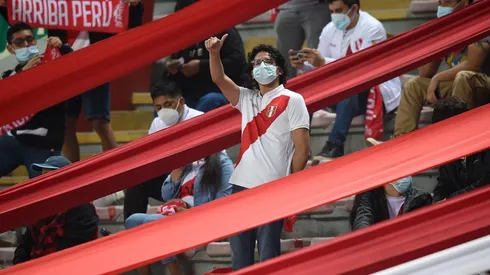 Parte del público en el último Perú-Bolivia por las Eliminatorias a Qatar 2022. Foto: Getty