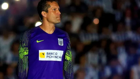 Leao Butrón tapando para Alianza Lima. (Foto: Twitter Alianza Lima)