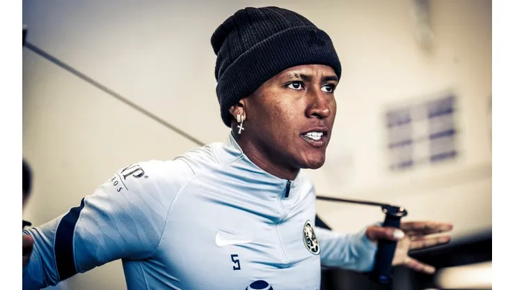 Pedro Aquino entrenándose con el América de Mexico. (Foto: Twitter)