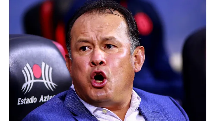 Juan Reynoso entrenando al Cruz Azul. (Foto: Getty Images)