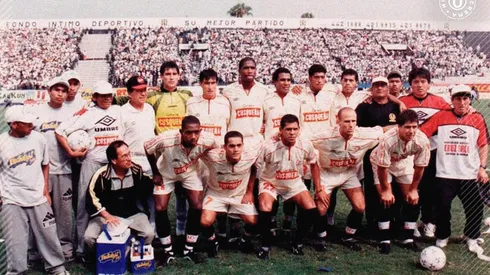 Universitario tricampeón del fútbol peruano 2000. Foto: Universitario de Deportes
