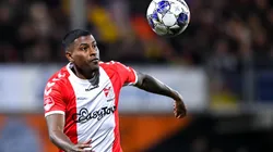 FC Emmen con Miguel Araujo enfrentado al FC Volendam por la Eerste Divisie. Foto: Getty