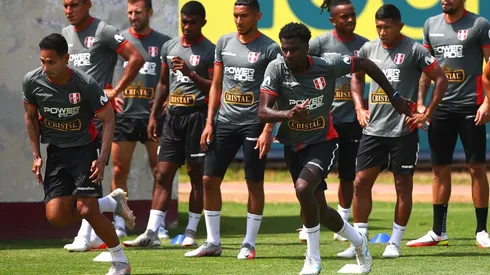 La Selección Peruana en su primer día de entrenamiento del 2022. Foto: FPF