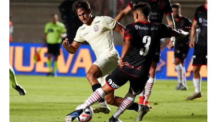 Rafael Guarderas jugando para Universitario de Deportes. Foto: Getty