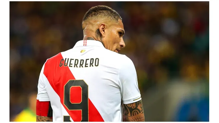 Paolo Guerrero defendiendo los colores de la Selección Peruana. (Foto: Getty Images)