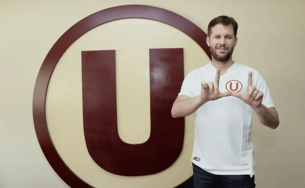 Manuel Barreto presentado oficialmente en Universitario de Deportes