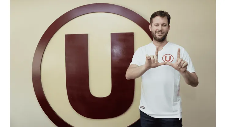 Manuel Barreto presentado oficialmente en Universitario de Deportes