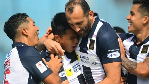 Alianza Lima celebra anotación de Jairo Concha en la Liga 1 2021. Foto: Liga1