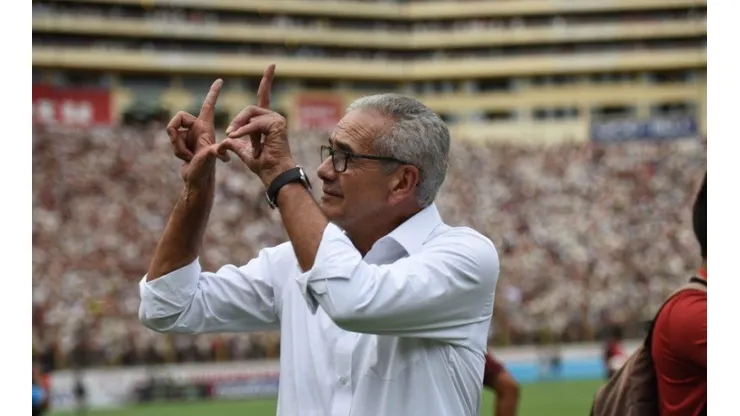 Gregorio Pérez vive su segunda etapa en Universitario de Deportes.