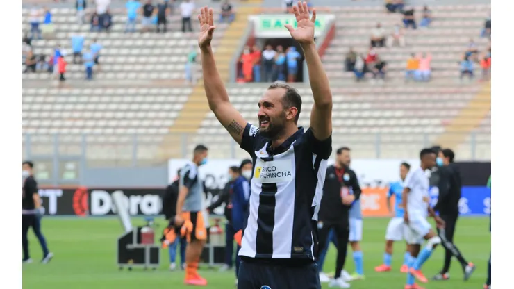 ¿Se dará la renovación? Alianza Lima todavía no asegura a Hernán Barcos