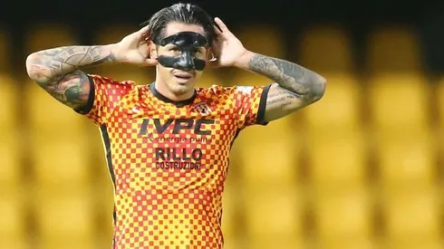 Gianluca Lapadula fue autor de un doblete en solo un tiempo con el Benevento.