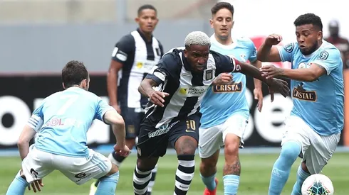 Alianza Lima contará con Jefferson Farfán para la próxima temporada.