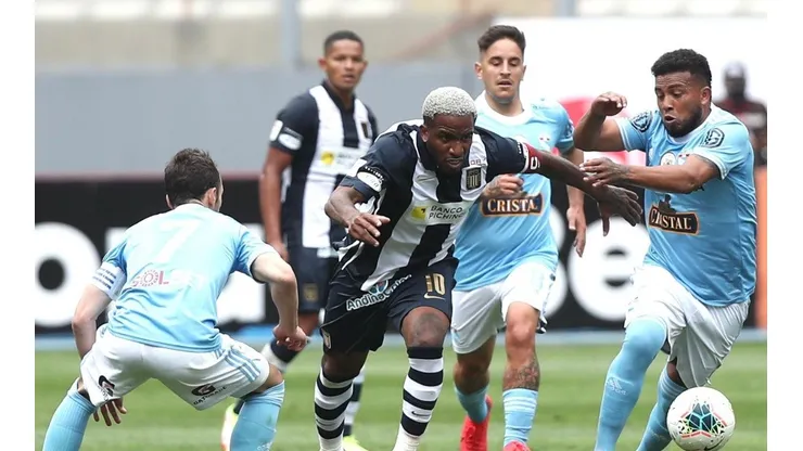 Alianza Lima contará con Jefferson Farfán para la próxima temporada.