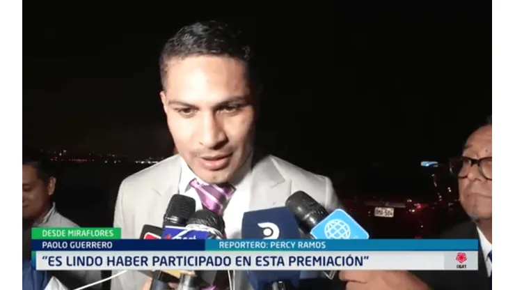 Paolo Guerrero fue a la premiación de la Liga 1.