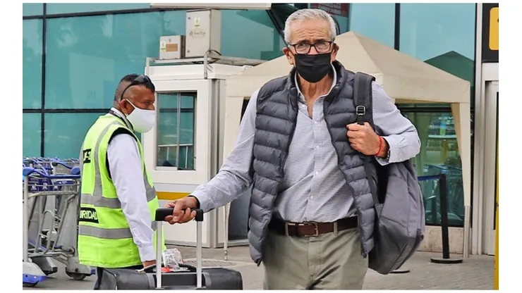 Pérez llegó a Lima: habló sobre los refuerzos y el plan de la 'U' para la Libertadores