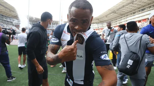 Wilmer Aguirre renovará contrato con Alianza Lima por toda la temporada 2022