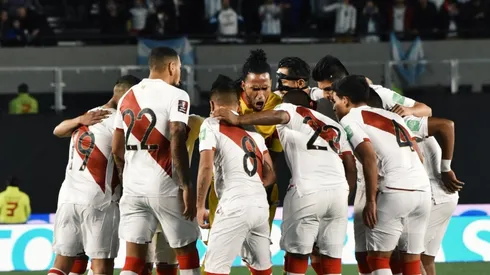 Carlos Zambrano jugó contra Argentina en las eliminatorias.
