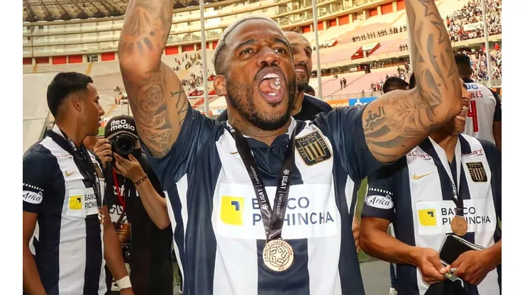 Jefferson Farfán emocionado: "Este equipo es una familia y todos somos campeones"