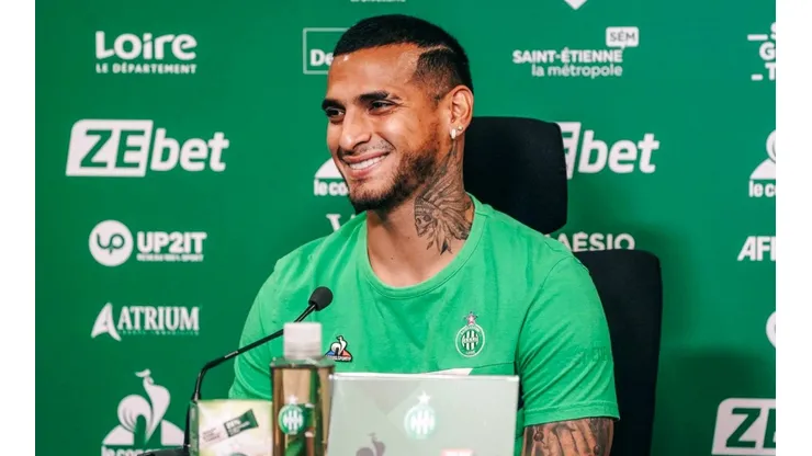Trauco previo al duelo ante PSG: "Messi, Mbappé y Neymar resultan intimidantes por su juego"