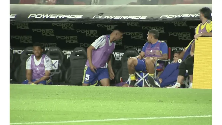 Carlos Zambrano se peleó con Cristian Pavón en el banco de suplentes.