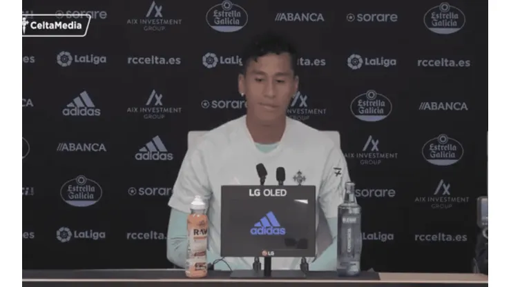 Renato Tapia brindó conferencia de prensa en el Celta de Vigo.