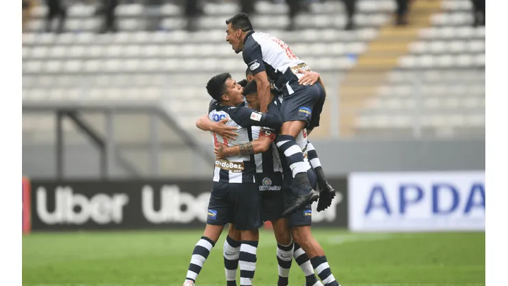 Sacó su ventaja: Alianza Lima venció por 1-0 a Sporting Cristal en la primera final