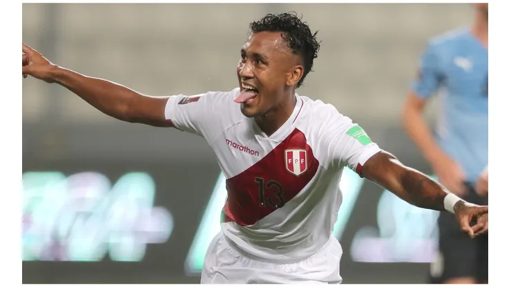 Renato Tapia sobre Gianluca Lapadula: "El equipo no es solo él"