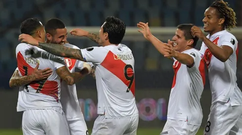 Aldo Corzo y López jugaron en el único triunfo de Ricardo Gareca contra Colombia.