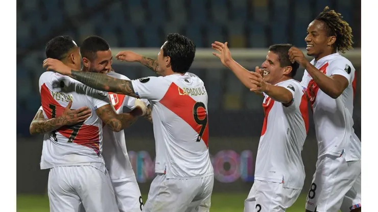 Aldo Corzo y López jugaron en el único triunfo de Ricardo Gareca contra Colombia.