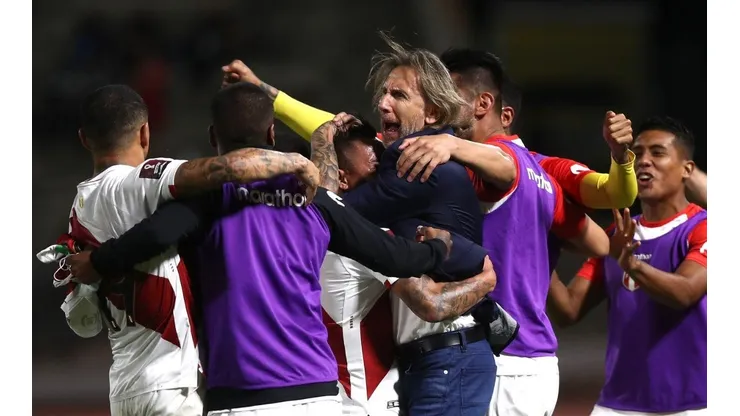 Ricardo Gareca protagonizó una de las imágenes del partido.
