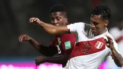 Renato Tapia fue una de las figuras de Perú contra Venezuela.