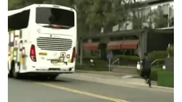 El bus de la Selección Peruana se olvidó del jefe de prensa y pasó momento bochornoso