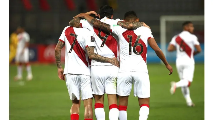 Gianluca Lapadula mandó mensaje en las redes tras triunfo de la Selección.