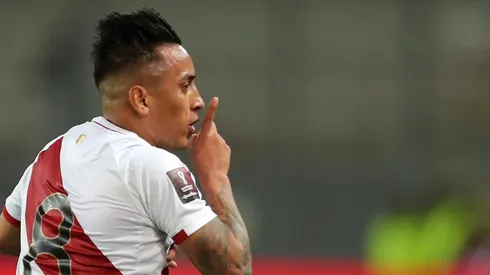 Christian Cueva marcó el 2-0 de cabeza en el Nacional de Lima.