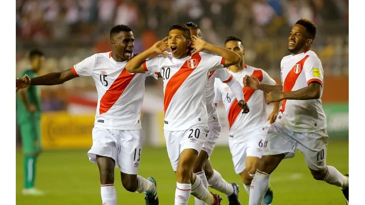 Edison Flores fue quien abrió el marcador en el segundo tiempo contra Bolivia en el 2017.