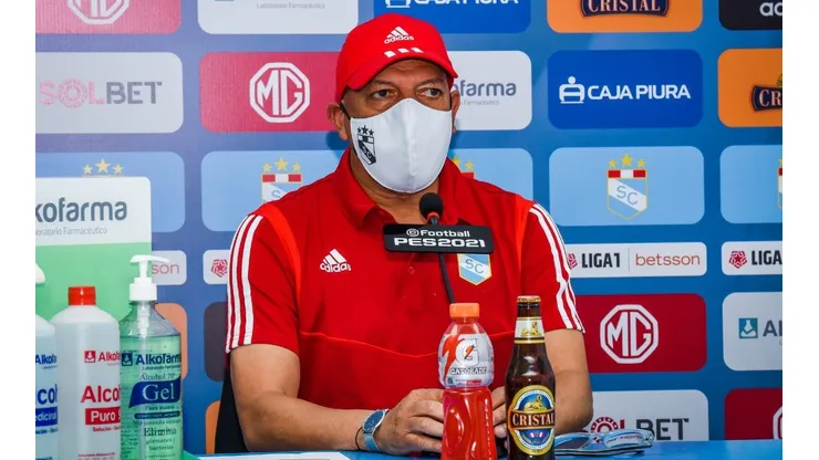Roberto Mosquera campeonó el 2019 y el 2020 con Binacional y Sporting Cristal respectivamente.