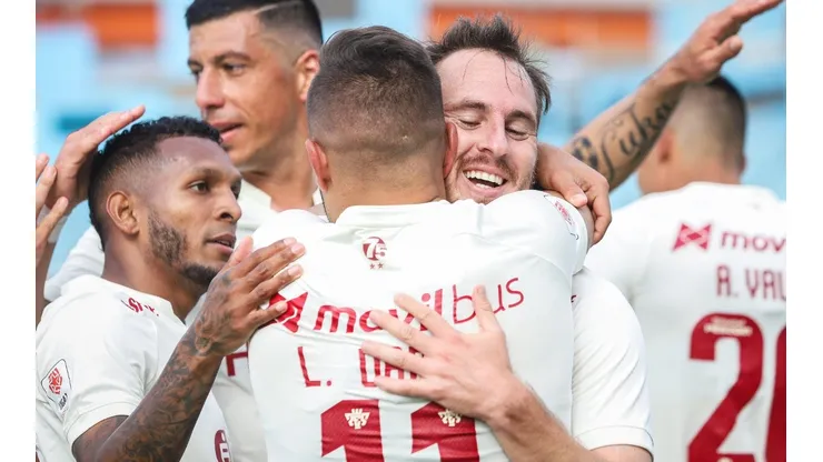 Piensa en la Libertadores: 3 puestos que quiere reforzar Gregorio Pérez en Universitario