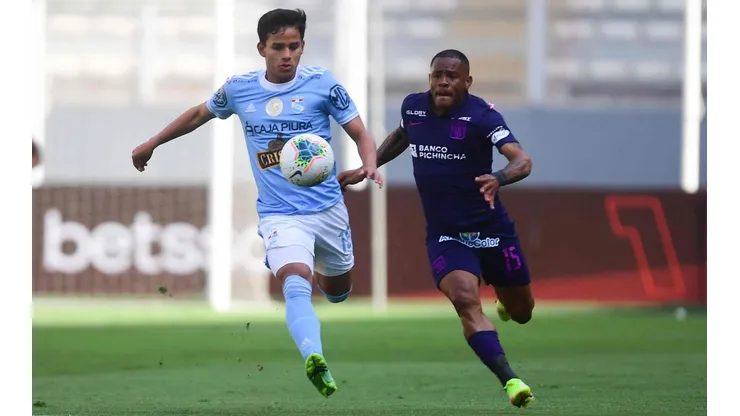 Jhilmar Lora habló sobre su presente en Sporting Cristal y las finales ante Alianza Lima