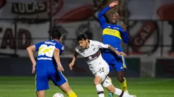 Luis Advíncula es el lateral derecho habitualmente titular en Boca Juniors.