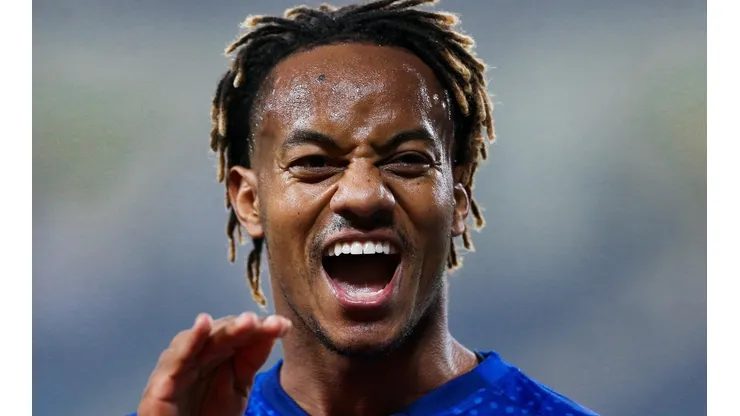 André Carrillo lleǵo al Al Hilal después de ser el mejor de Perú en Rusia 2018.